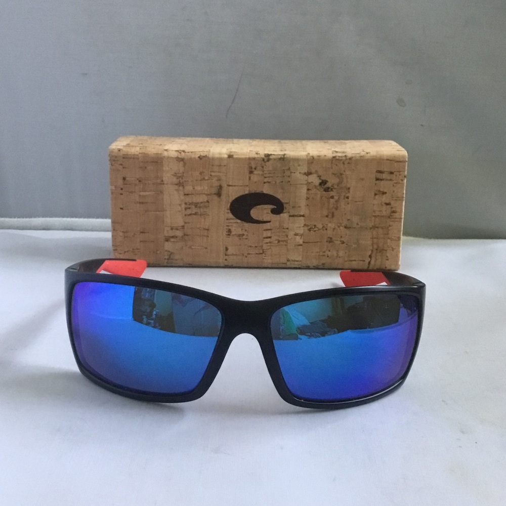 Costa Reefton Polarized with black frame Blue Lenses.